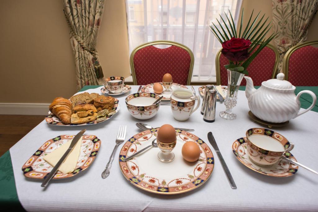 Larkin'S Pub, Restaurant, And B&B Milltown  외부 사진