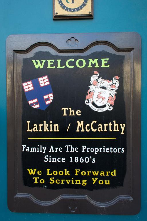 Larkin'S Pub, Restaurant, And B&B Milltown  외부 사진
